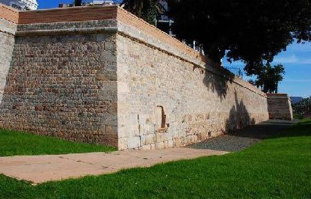 Carlos III Walls