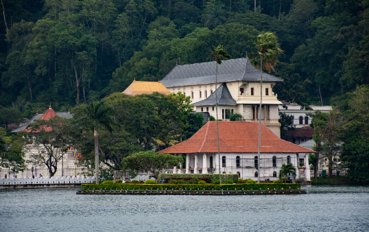 Sri Lanka Kandy Kandy Lake Kandy Lake Maha Nuwara - Kandy - Sri Lanka