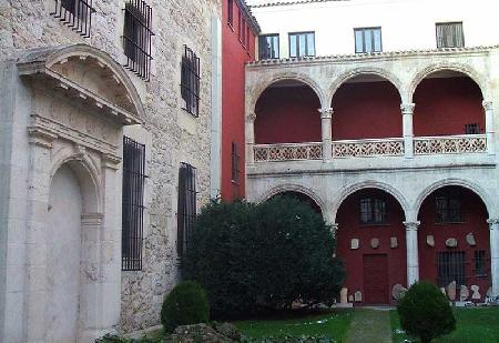 Miranda-Museo de Burgos House