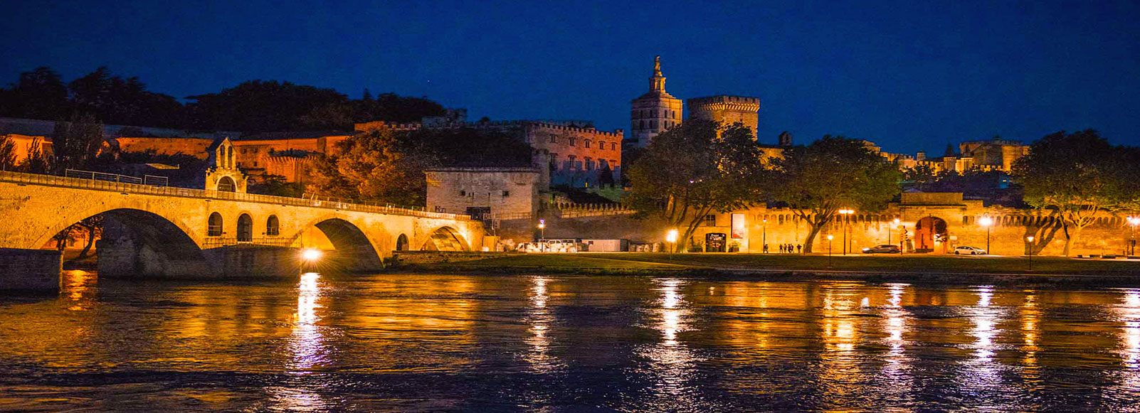 Transfer Offers in Avignon. Low Cost Transfers in  Avignon 