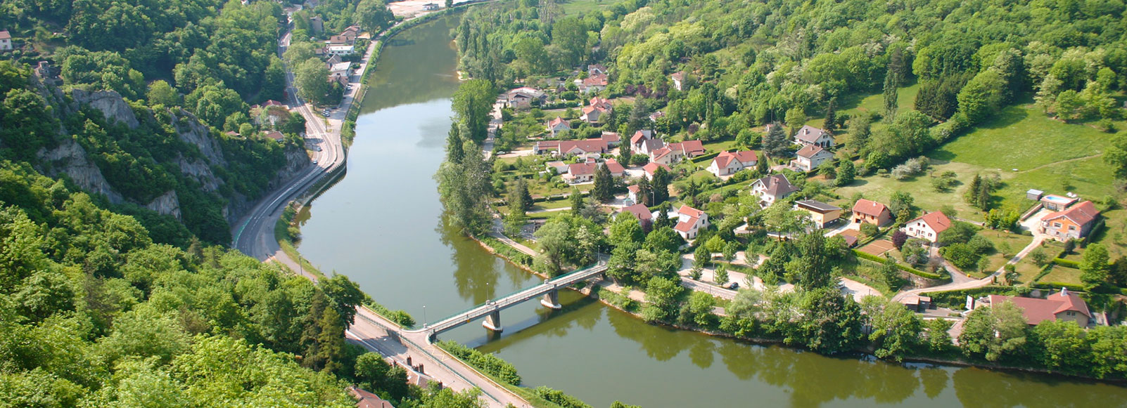 أين تأكل فى بيزانسون | دليل مطاعم  بيزانسون أين تأكل فى بيزانسون | دليل مطاعم  بيزانسون