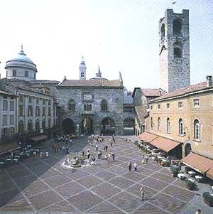 Italy Bergamo Piazza Vecchia Piazza Vecchia Bergamo - Bergamo - Italy