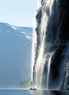 Norway Geiranger Brudesloret Waterfalls Brudesloret Waterfalls More Og Romsdal - Geiranger - Norway