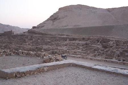 دير المدينه