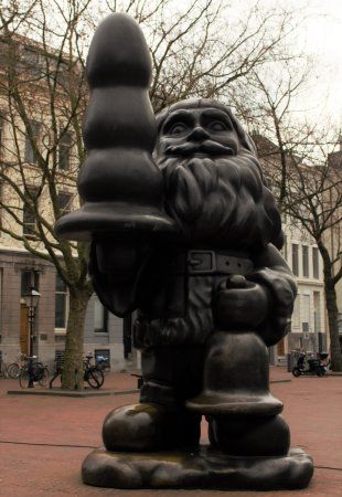 Hotels near Statue of Santa Claus  Rotterdam