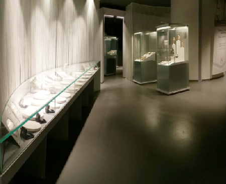 Visiting Numismatic Museum of the Italian Mint