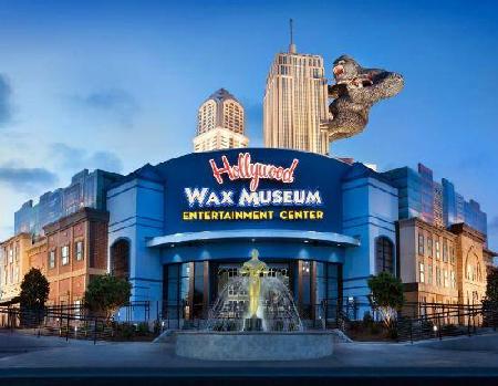 Hotels near Hollywood Wax Museum  Los Angeles