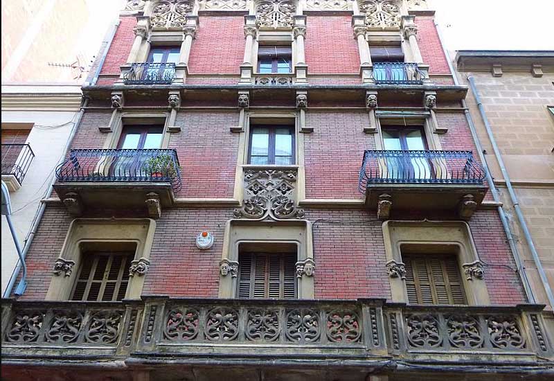 Spain Reus Punyed House Punyed House Reus - Reus - Spain