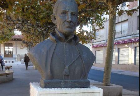 Busto del Padre Isla Bust