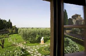 Sovana & Resort