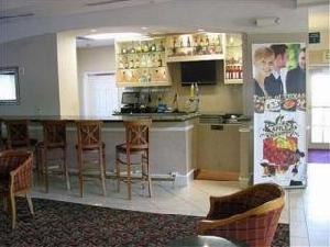 La Quinta Inn & Suites Arlington - North / Dallas