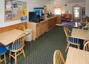 Econo Lodge Inn & Suites