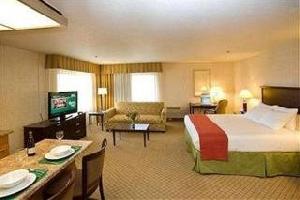 Holiday Inn Hotel & Suites Santa Maria