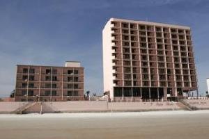 HOLIDAY INN EXPRESS OCEANFRONT HOTEL