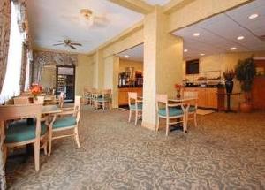 Comfort Inn & Suites Airport Camp Creek