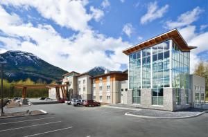 Best offers for SANDMAN HOTEL & SUITES SQUAMISH Squamish