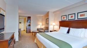 Best offers for HOLIDAY INN EXPRESS & SUITES HUNTSVILLE MUSKOKA Huntsville