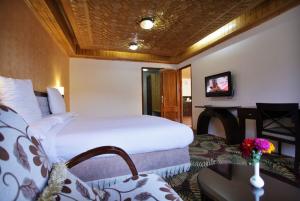 Best offers for GRAND MUMTAZ COTTAGE Gulmarg