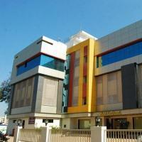 Best offers for LEE GRAND Shirdi 