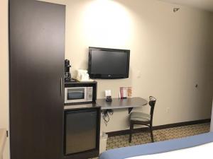 Best offers for MICROTEL INN & SUITES BY WYNDHAM ELKHART Elkhart