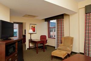 Best offers for HAMPTON INN INDIANAPOLIS DWTN ACROSS FROM CIRCLE CENTRE Indianapolis 