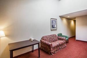 Best offers for RODEWAY INN & SUITES Torrington 