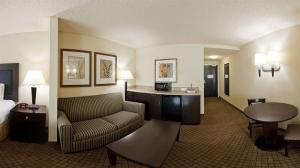 Best offers for HOLIDAY INN EXPRESS & SUITES NEWBERRY Newberry