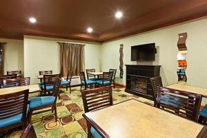 Best offers for HOLIDAY INN EXPRESS & SUITES GREENVILLE-SPARTANBURG (DUNCAN) Duncan 