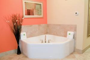 Best offers for HOLIDAY INN EXPRESS HOTEL & SUITES GRAND ISLAND Grand Island 