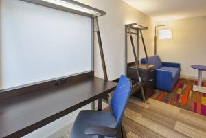 Best offers for HOLIDAY INN EXPRESS HOTEL & SUITES CHICAGO-MIDWAY AIRPORT Chicago