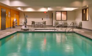Best offers for HOLIDAY INN EXPRESS AND SUITES OVERLAND PARK Overland Park 