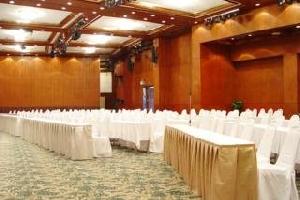 Thavorn Grand Plaza