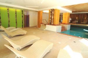 Best offers for Ideal Snc Madonna di Campiglio