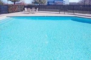 HOLIDAY INN DALLAS NORTH ADDISON