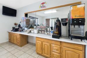 Best offers for SUPER 8 BY WYNDHAM WINNER SD Winner