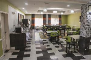 Best offers for La Quinta Inn & Suites Prattville Prattville