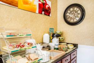 Best offers for QUALITY INN ALBERTVILLE / BOAZ Albertville 