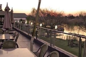 The Lakes Hotel and Conference Centre