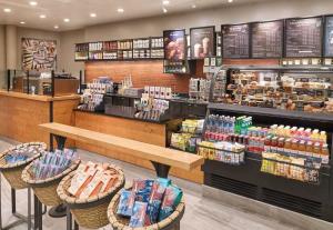 Best offers for WARNER CENTER MARRIOTT WOODLAND HILLS Woodland Hills