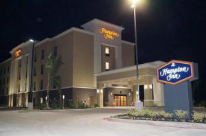 Best offers for HAMPTON INN KENEDY, TX Kenedy