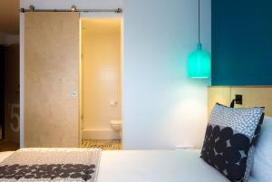Best offers for HÔTEL LA RÉGENCE Courbevoie