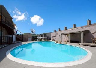 Best offers for Rodeway Inn & Suites Arlington National Cemetry