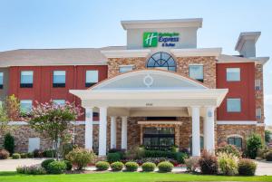 Best offers for HOLIDAY INN EXPRESS & SUITES TEXARKANA Texarkana