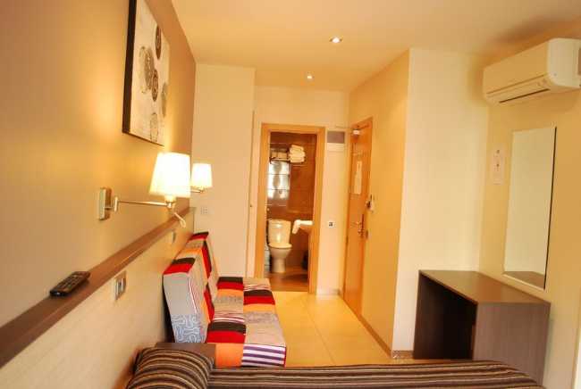 Best offers for Hostal Las Flores Barcelona