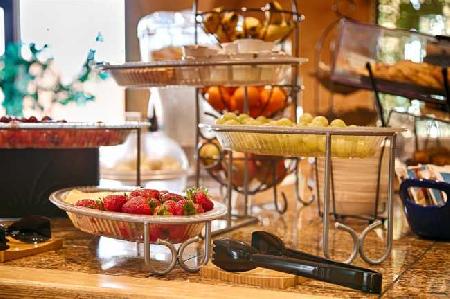 أفضل العروض ل بلاس تريتوريالان سويتس بلومفيلد