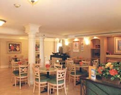 أفضل العروض ل لاكينتا ان دنفر - جولدن جولدن