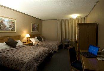 Best offers for THE GLENMORE INN & CONVENTION CENTRE Calgary