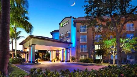 Best offers for Holiday Inn Express & Suites Naples Downtown Naples 