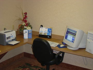 أفضل العروض ل هوليدايان ايكسبرس سويتس ريدسفيل ريدسفيل