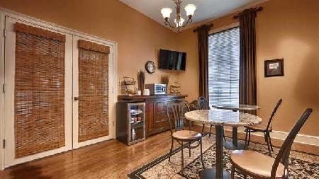 أفضل العروض ل بست وسترن سويتس جاكسون